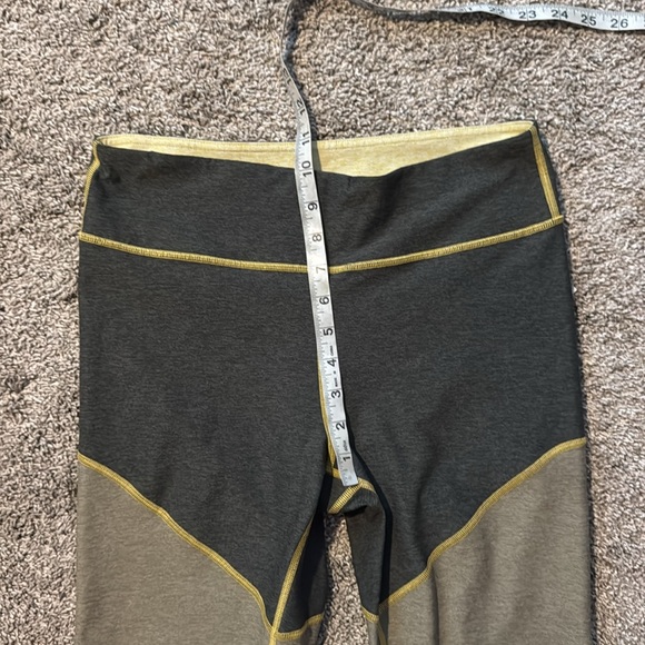 Outdoor voices Springs 7/8 Leggings tri color in a green color palette size L - Picture 9 of 12